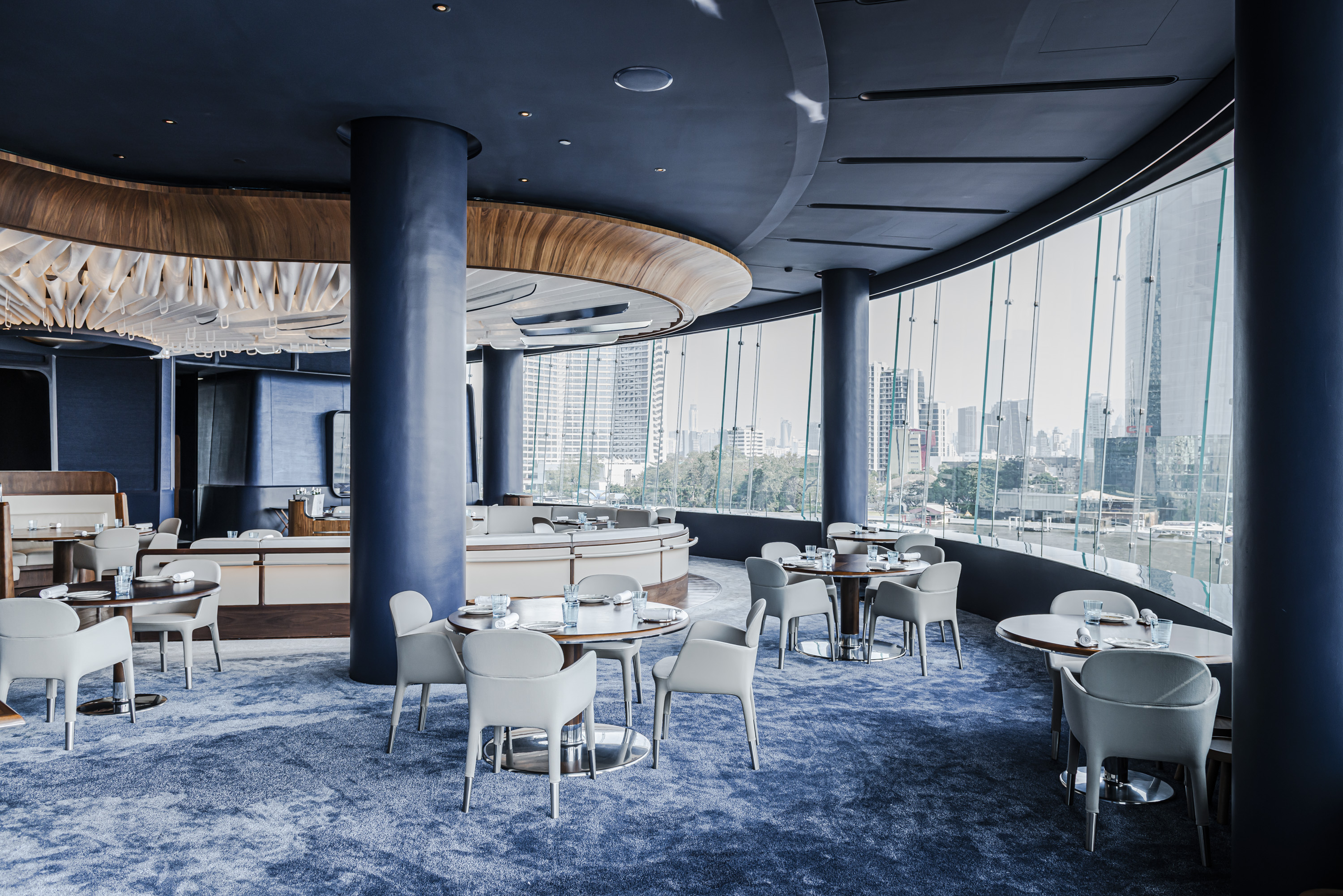 Blue by Alain Ducasse (Icon Siam)  ร้านอาหารฝรั่งเศสระดับมิชลินสตาร์โดยเชฟชาวฝรั่งเศสชื่อดัง - BKKMENU